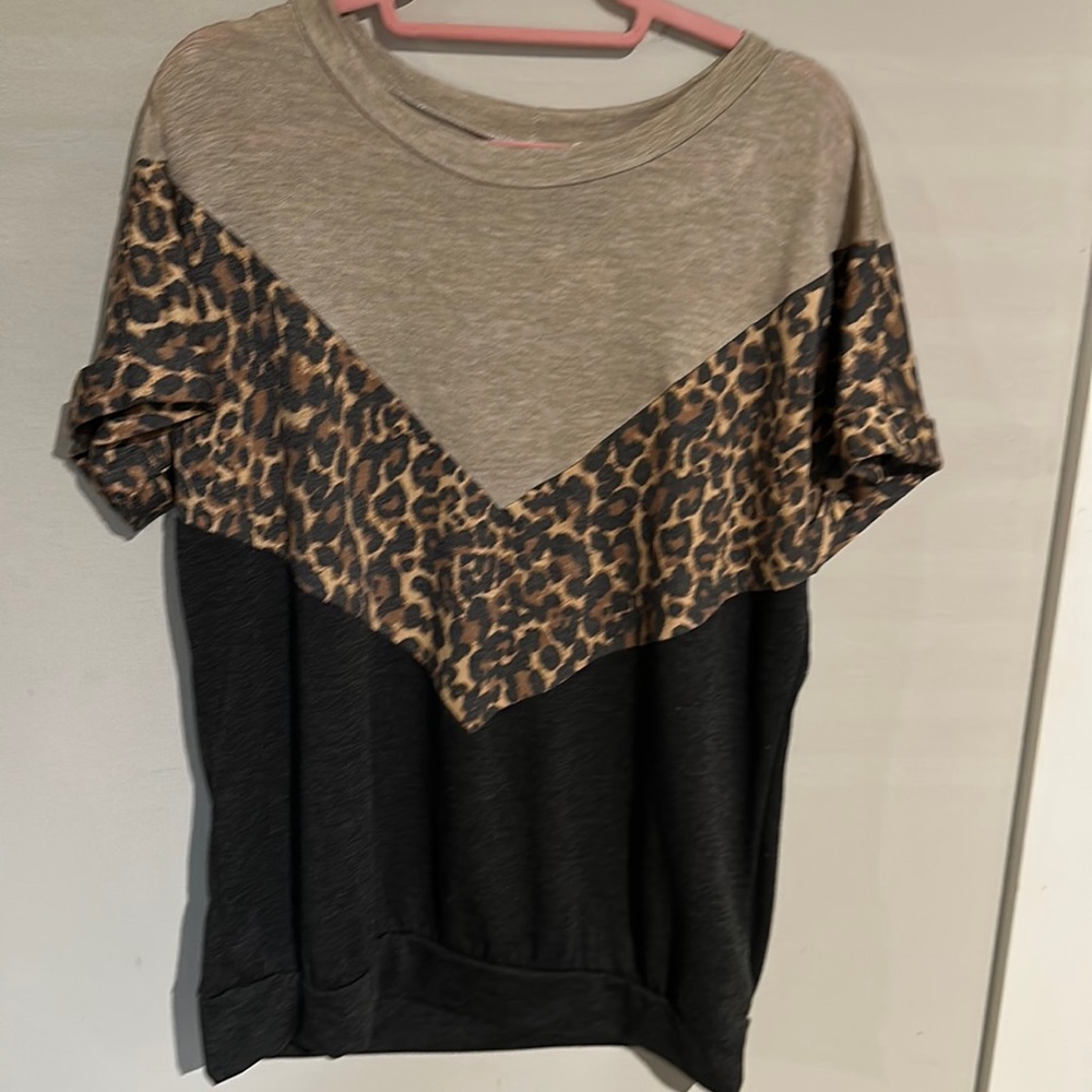 First love leopard print short